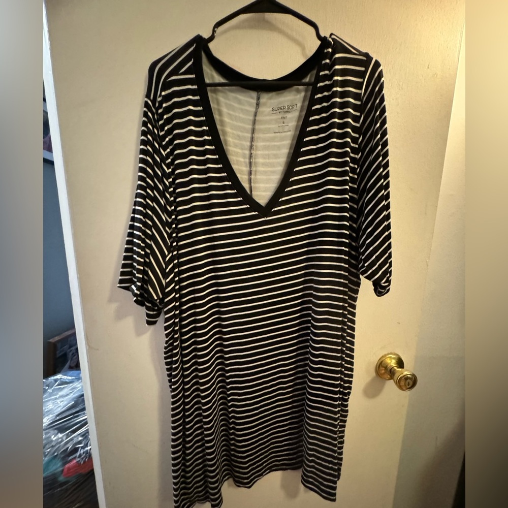 Black and white striped tunic